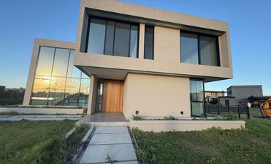 Casa en Alquiler con Amarras  - El Naudir