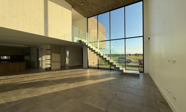 Casa en Alquiler con Amarras  - El Naudir