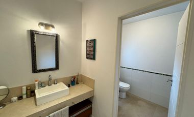 Casa en  tipas nordelta 280 m2 cub. vista al lago venta / alquila