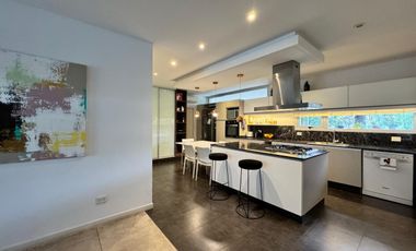 Casa en  tipas nordelta 280 m2 cub. vista al lago venta / alquila