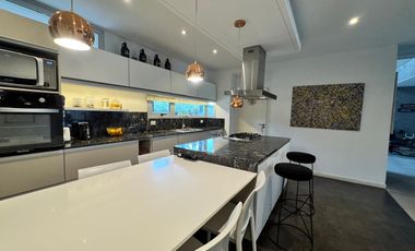 Casa en  tipas nordelta 280 m2 cub. vista al lago venta / alquila