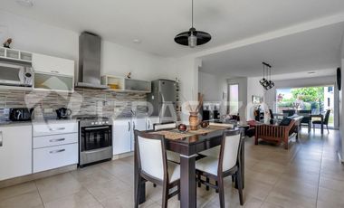 Casa en California Village