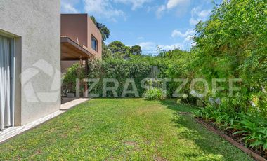 Casa en California Village