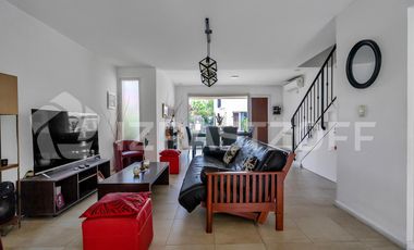 Casa en California Village