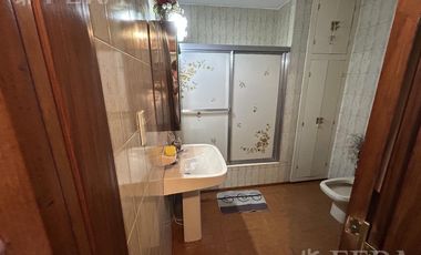Venta de Casa 3 ambientes con Cochera y Patio en Sarandi