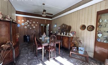 Venta de Casa 3 ambientes con Cochera y Patio en Sarandi