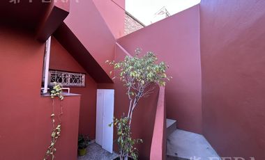 Venta de Casa 3 ambientes con Cochera y Patio en Sarandi