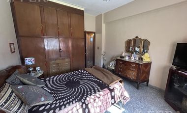 Venta de Casa 3 ambientes con Cochera y Patio en Sarandi
