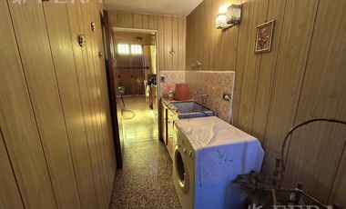 Venta de Casa 3 ambientes con Cochera y Patio en Sarandi