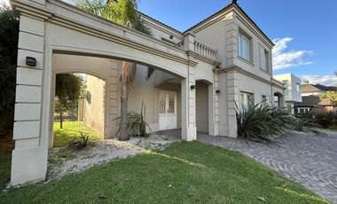 Casa al Lago en venta en Los Castores  Nordelta