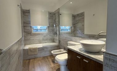 Casa al Lago en venta en Los Castores  Nordelta
