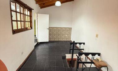 PH en alquiler de 2 amb con terraza- Lanús