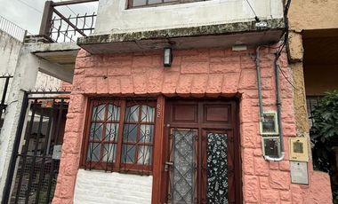 PH en alquiler de 2 amb con terraza- Lanús
