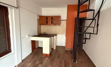 PH en alquiler de 2 amb con terraza- Lanús