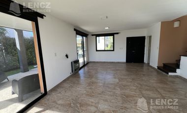 Alquiler Casa 4 ambientes con Cocheras, Piscina, Jardin, Barrio Privado Los Troncos Berazategui