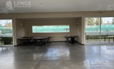 Alquiler Casa 4 ambientes con Cocheras, Piscina, Jardin, Barrio Privado Los Troncos Berazategui