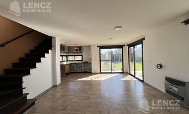 Alquiler Casa 4 ambientes con Cocheras, Piscina, Jardin, Barrio Privado Los Troncos Berazategui