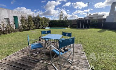 Alquiler Casa 4 ambientes con Cocheras, Piscina, Jardin, Barrio Privado Los Troncos Berazategui
