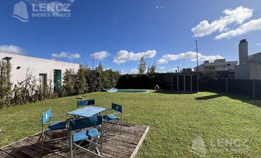 Alquiler Casa 4 ambientes con Cocheras, Piscina, Jardin, Barrio Privado Los Troncos Berazategui