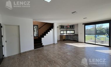 Alquiler Casa 4 ambientes con Cocheras, Piscina, Jardin, Barrio Privado Los Troncos Berazategui