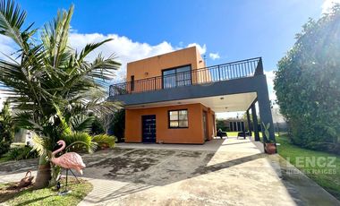 Alquiler Casa 4 ambientes con Cocheras, Piscina, Jardin, Barrio Privado Los Troncos Berazategui