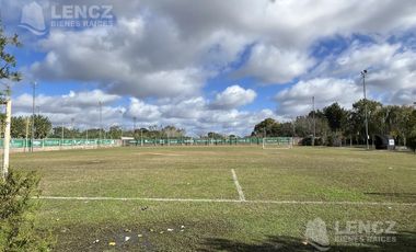 Alquiler Casa 4 ambientes con Cocheras, Piscina, Jardin, Barrio Privado Los Troncos Berazategui