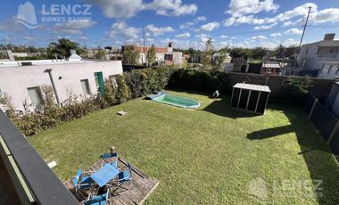 Alquiler Casa 4 ambientes con Cocheras, Piscina, Jardin, Barrio Privado Los Troncos Berazategui