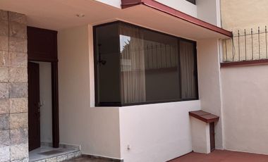 VENTA CASA CON 5 RECAMARAS-PARQUES HERRADURA