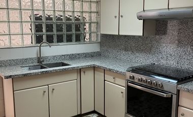 VENTA CASA CON 5 RECAMARAS-PARQUES HERRADURA