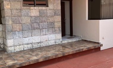 Seguridad! VENTA CASA CON 5 RECAMARAS-PARQUES HERRADURA