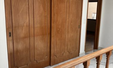 VENTA CASA CON 5 RECAMARAS-PARQUES HERRADURA