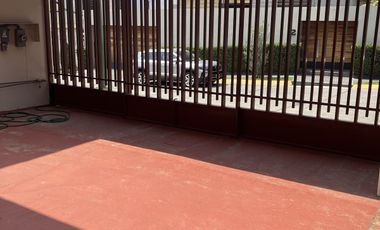 Seguridad! VENTA CASA CON 5 RECAMARAS-PARQUES HERRADURA