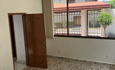 Seguridad! VENTA CASA CON 5 RECAMARAS-PARQUES HERRADURA