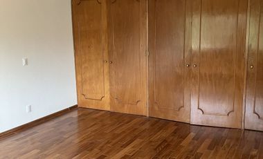 VENTA CASA CON 5 RECAMARAS-PARQUES HERRADURA