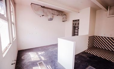 CASA CON USO DE SUELO COMERCIAL A LA RENTA EN ANZURES