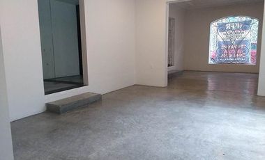 CASA CON USO DE SUELO COMERCIAL A LA RENTA EN ANZURES