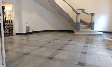 CASA CON USO DE SUELO COMERCIAL A LA RENTA EN ANZURES