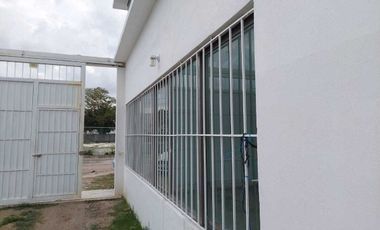 Terreno  con oficinas en renta. Excelente ubicación