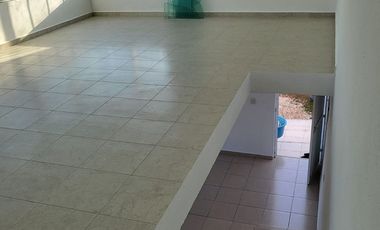 Terreno  con oficinas en renta. Excelente ubicación