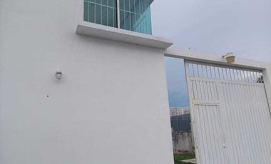Terreno  con oficinas en renta. Excelente ubicación
