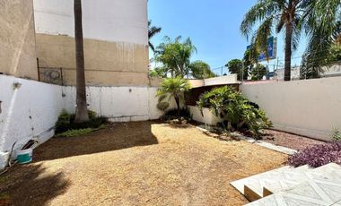 SE RENTA CASA PARA OFICINAS EN JARDINES DEL MORAL