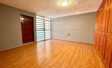 SE RENTA CASA PARA OFICINAS EN JARDINES DEL MORAL