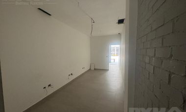 Local en Plaza Comercial sobre Av Las Americas