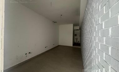 Local en Plaza Comercial sobre Av Las Americas
