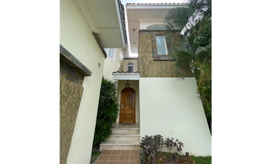 Se vende o alquila casa en Tucan Country Club