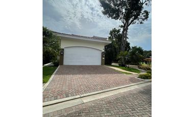 Se vende o alquila casa en Tucan Country Club
