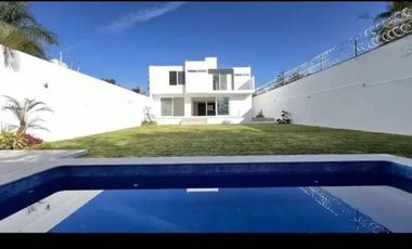 Casa Moderna en Fraccionamiento Brisas Temixco Morelos