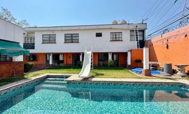 Casa en renta para Franquicias con dos frentes, en Av. Teopanzolco Cuernavaca Morelos
