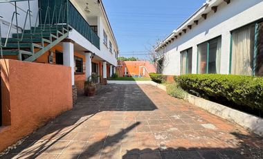 Casa en renta para Franquicias con dos frentes, en Av. Teopanzolco Cuernavaca Morelos