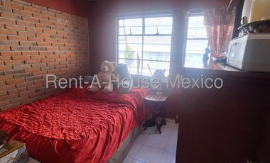 Casa Amueblado en Venta en El Seminario, Toluca JL 25-3326.